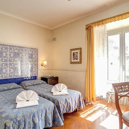 Hotel Picasso Рим Екстер'єр фото