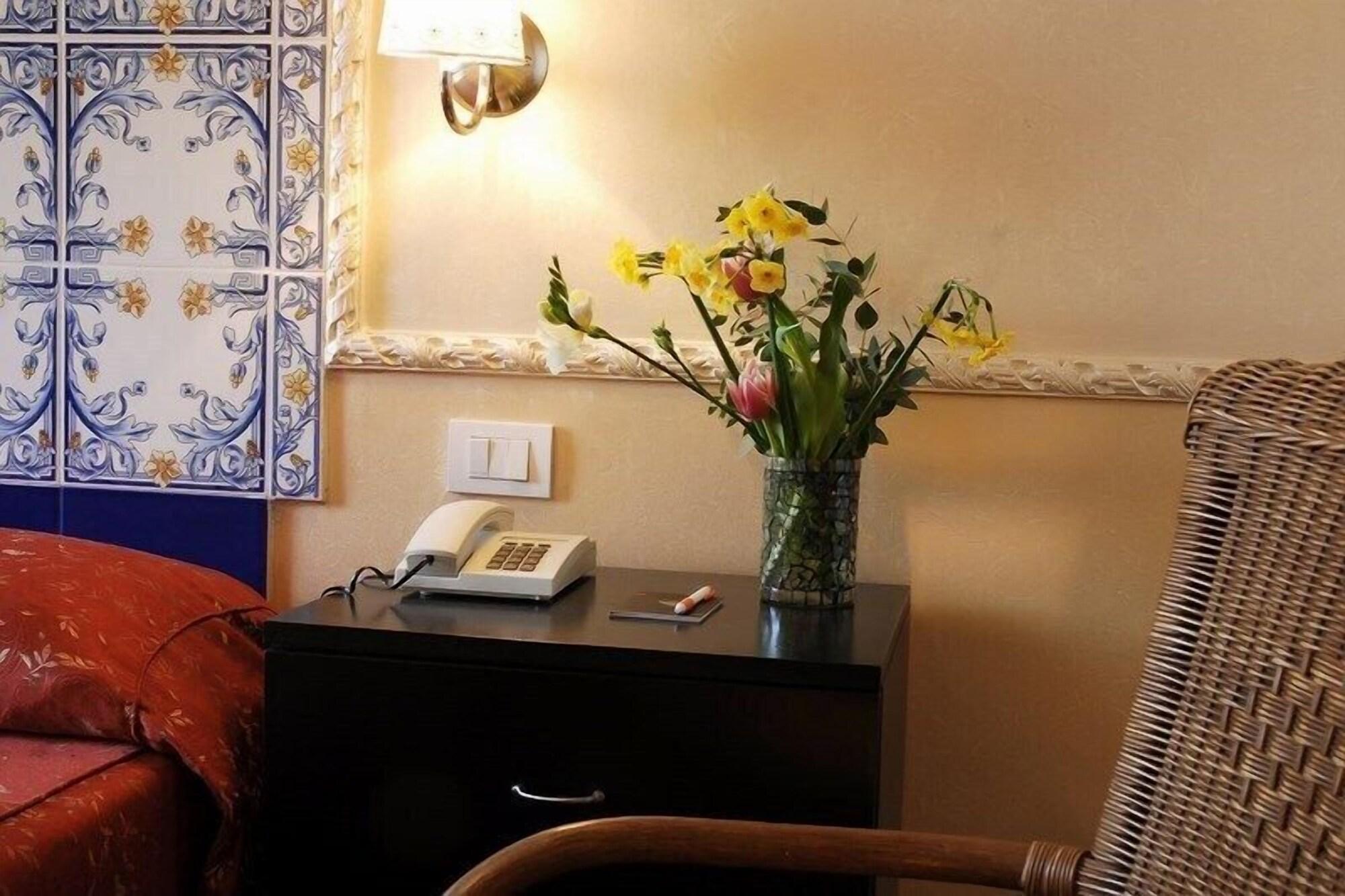Hotel Picasso Рим Екстер'єр фото